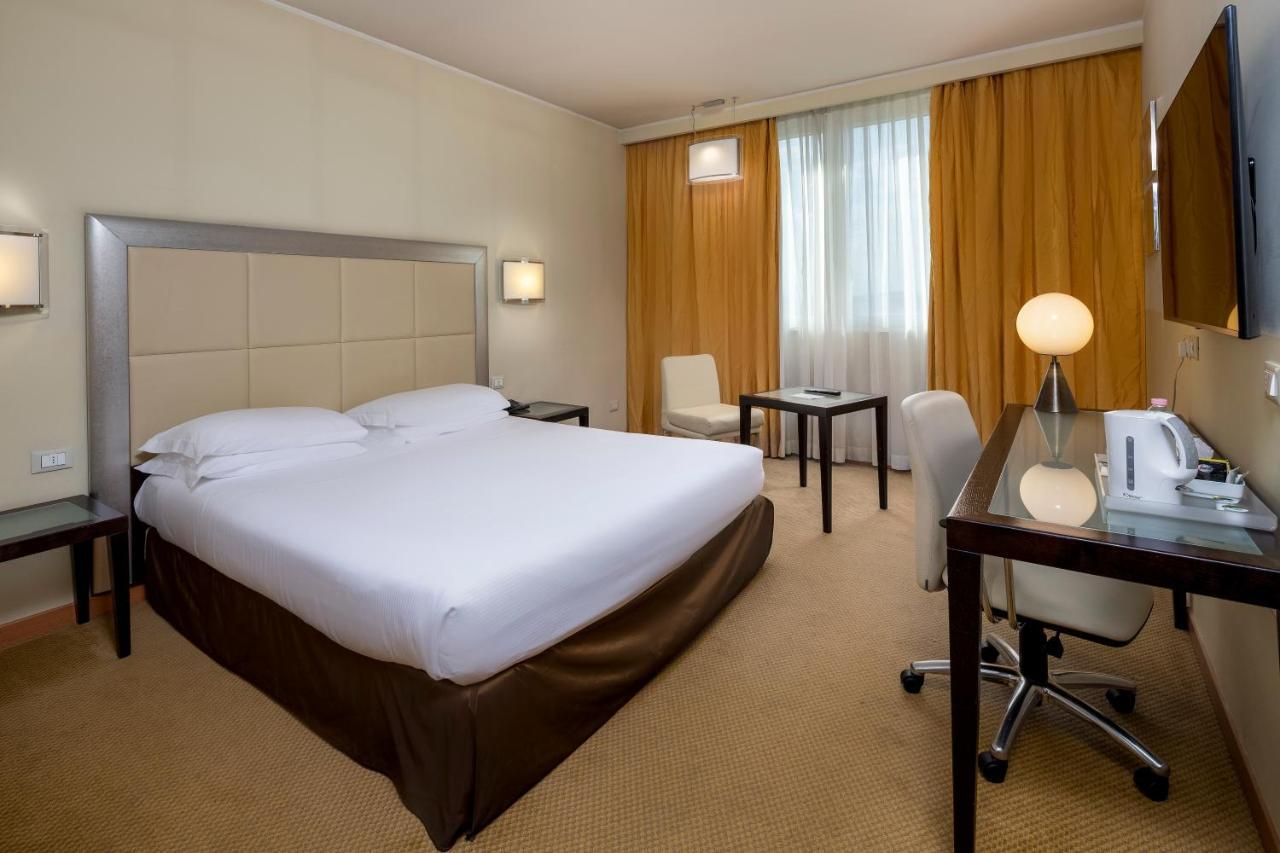 Crowne Plaza Padova, an IHG Hotel Esterno foto