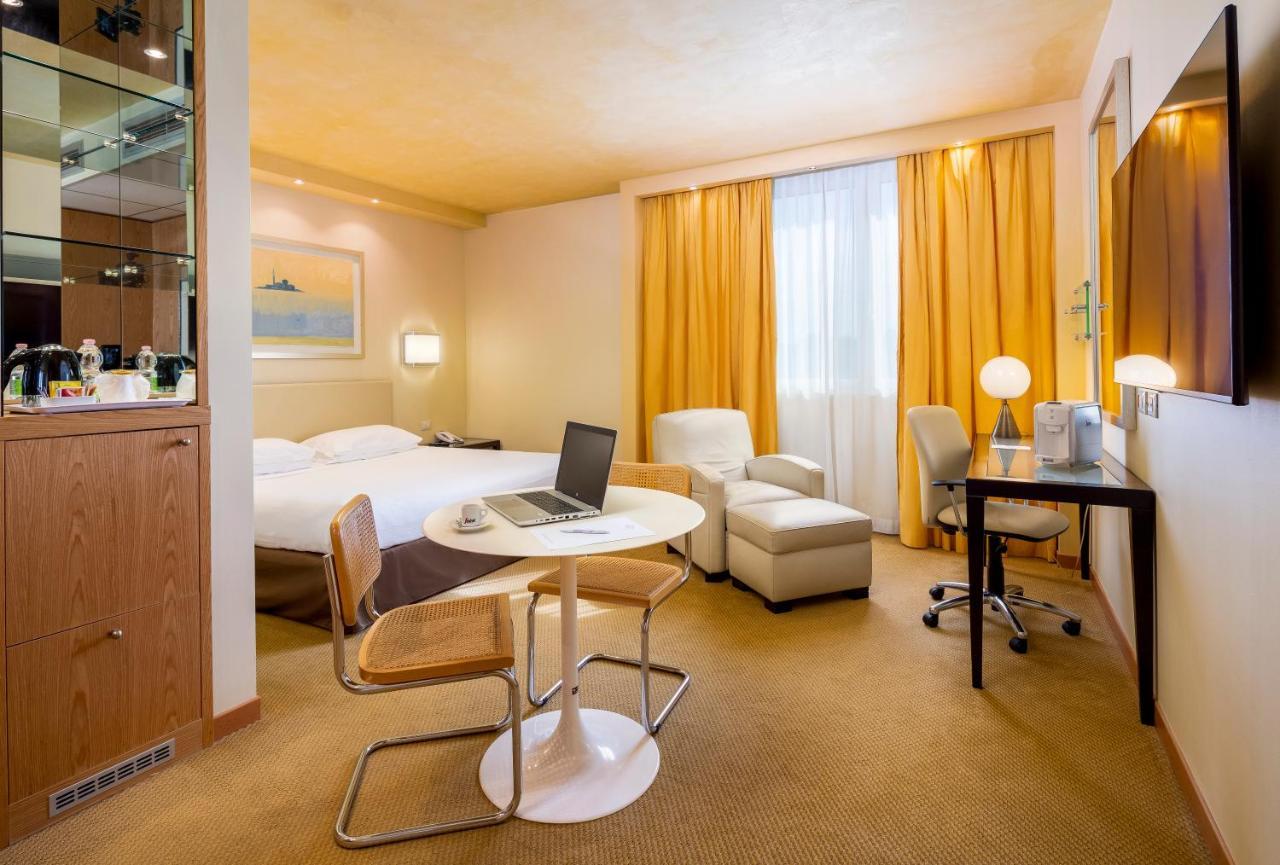 Crowne Plaza Padova, an IHG Hotel Esterno foto