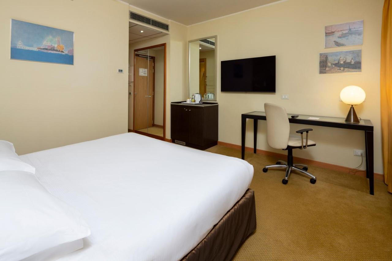 Crowne Plaza Padova, an IHG Hotel Esterno foto