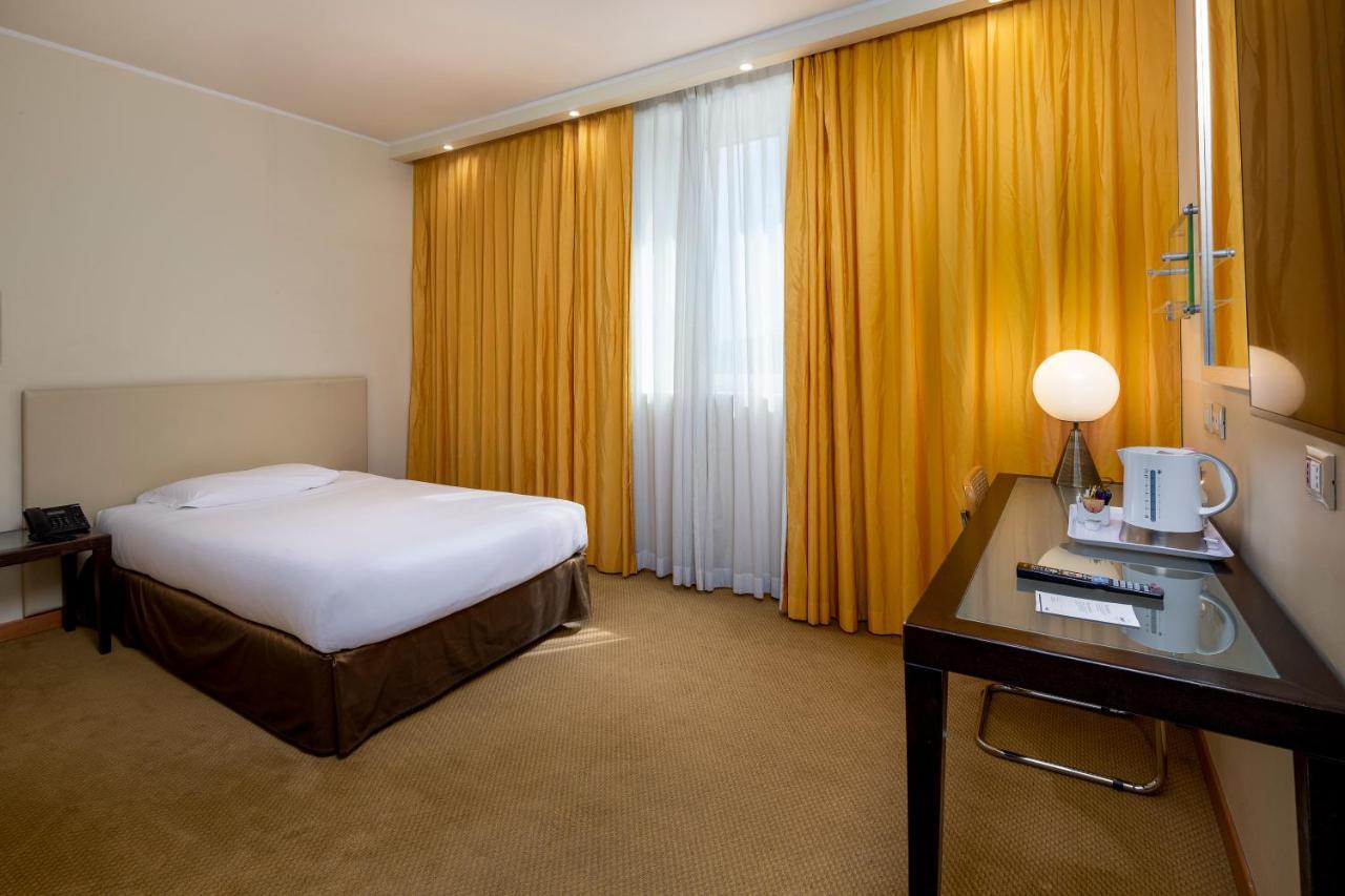 Crowne Plaza Padova, an IHG Hotel Esterno foto