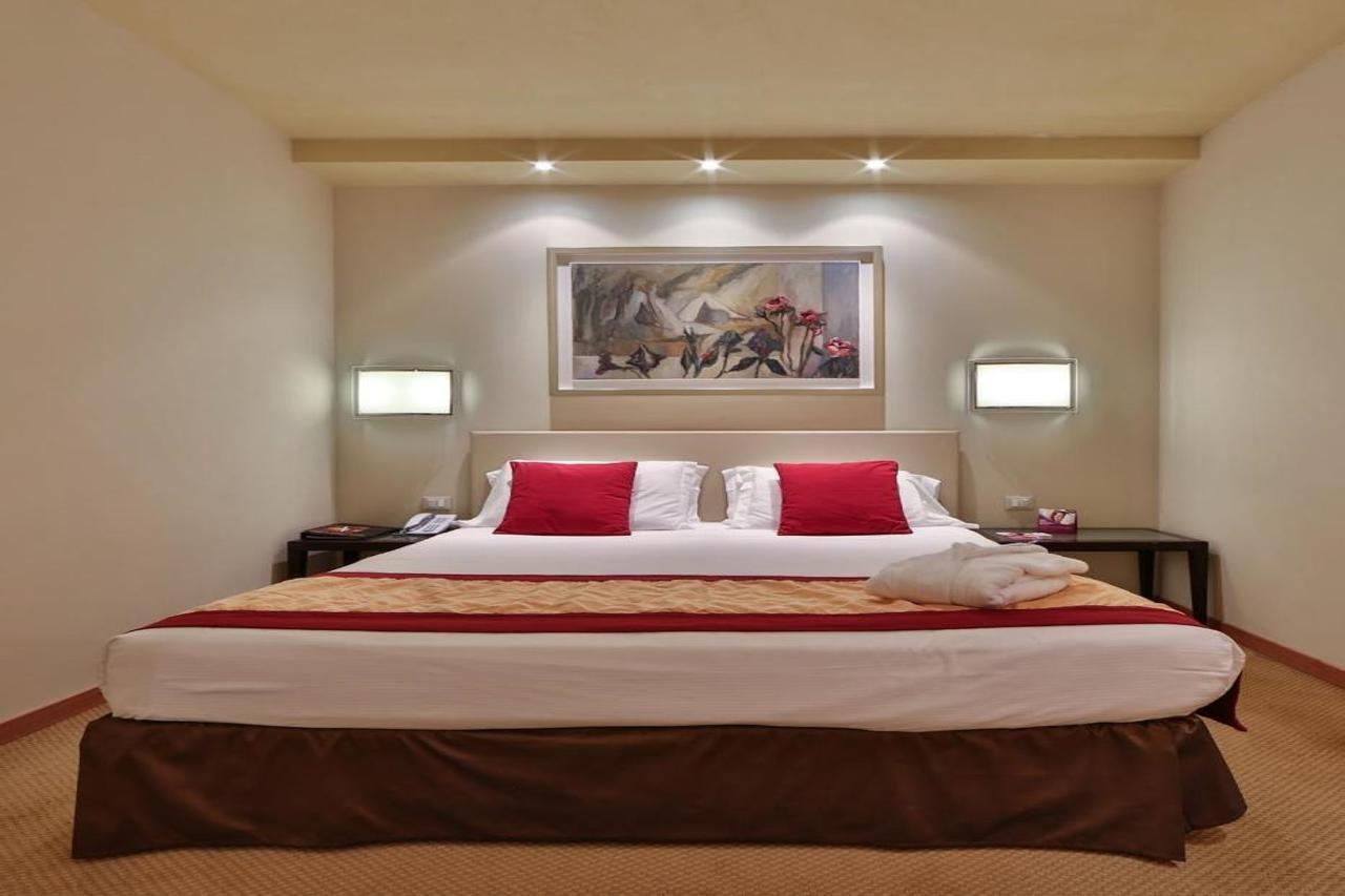Crowne Plaza Padova, an IHG Hotel Esterno foto