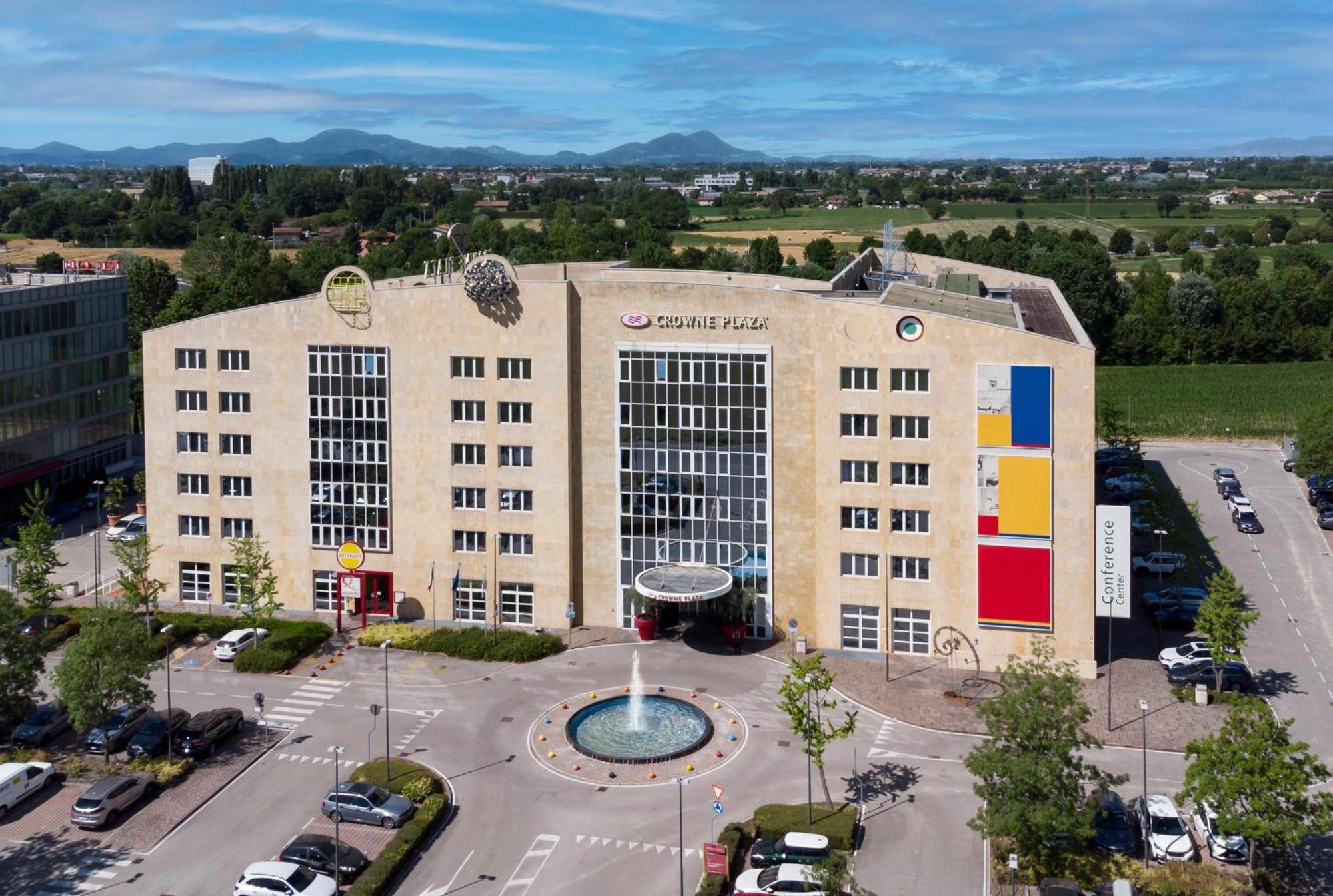 Crowne Plaza Padova, an IHG Hotel Esterno foto