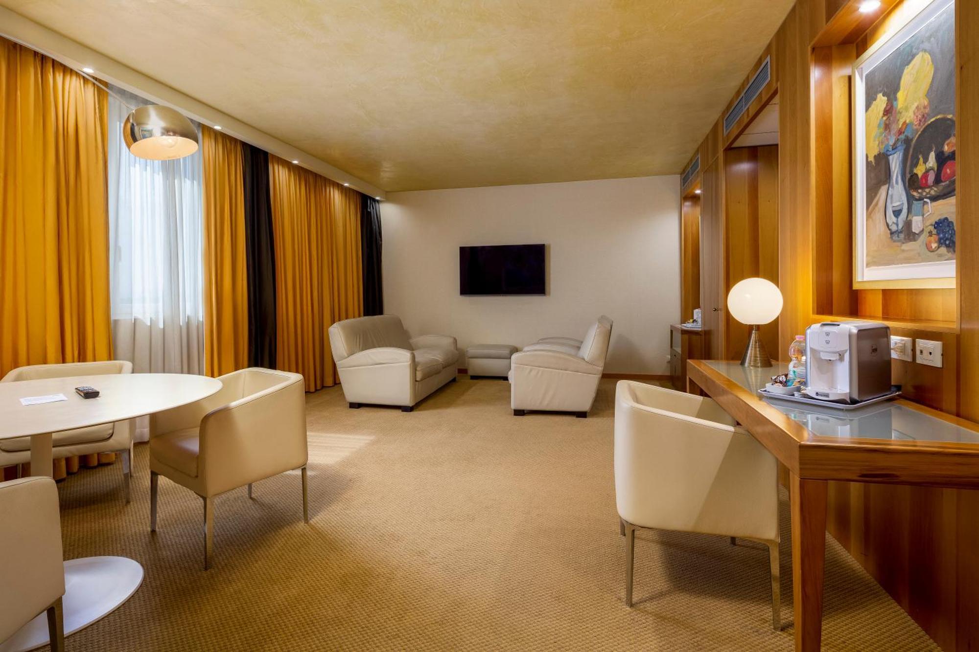 Crowne Plaza Padova, an IHG Hotel Esterno foto