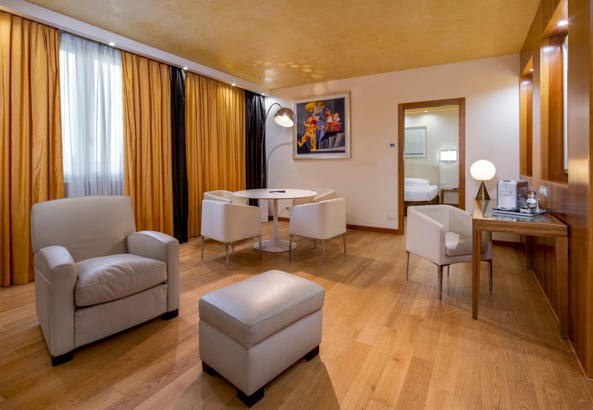 Crowne Plaza Padova, an IHG Hotel Esterno foto