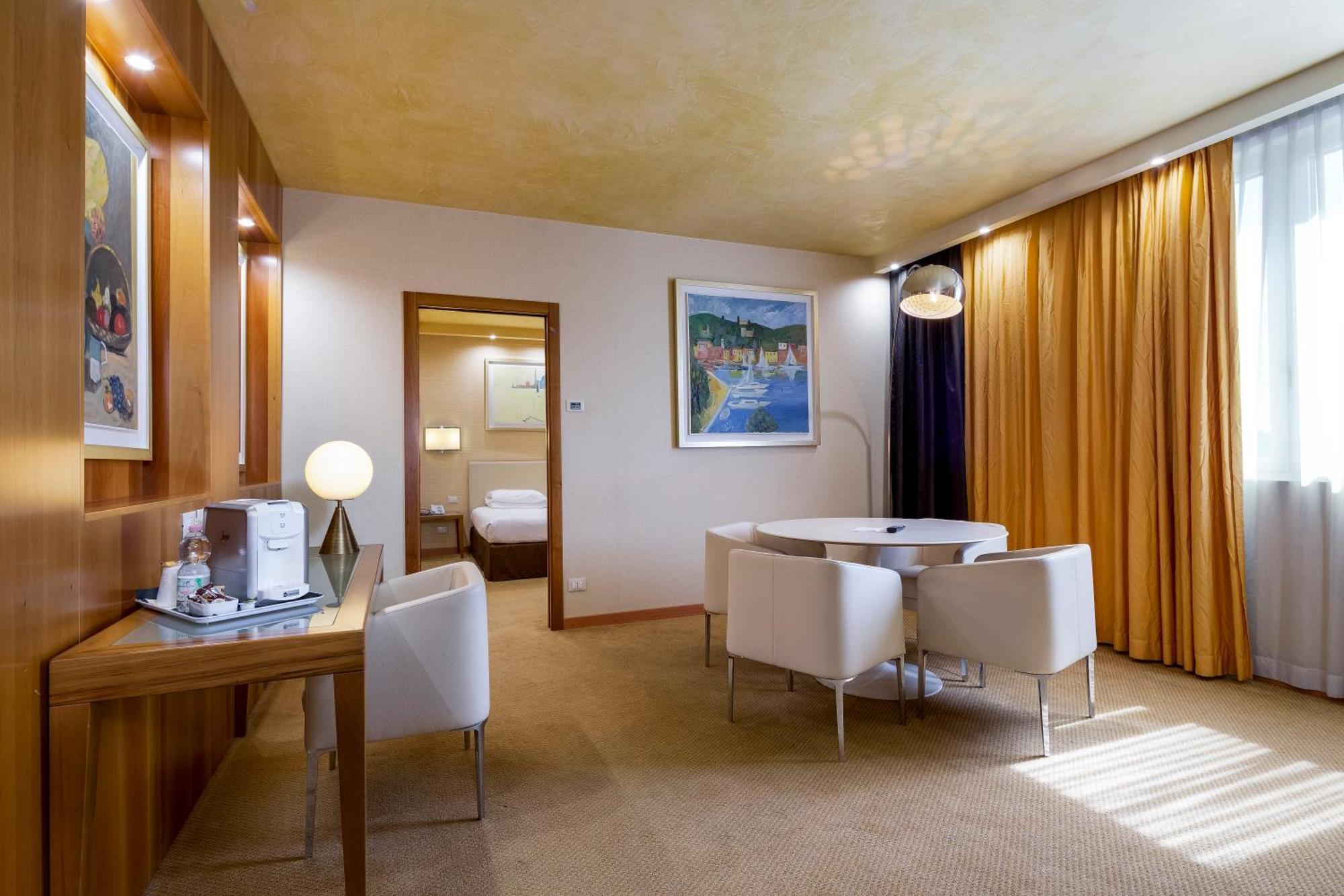 Crowne Plaza Padova, an IHG Hotel Esterno foto