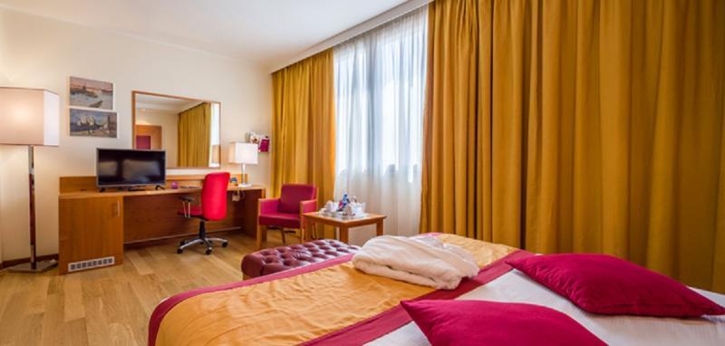 Crowne Plaza Padova, an IHG Hotel Esterno foto